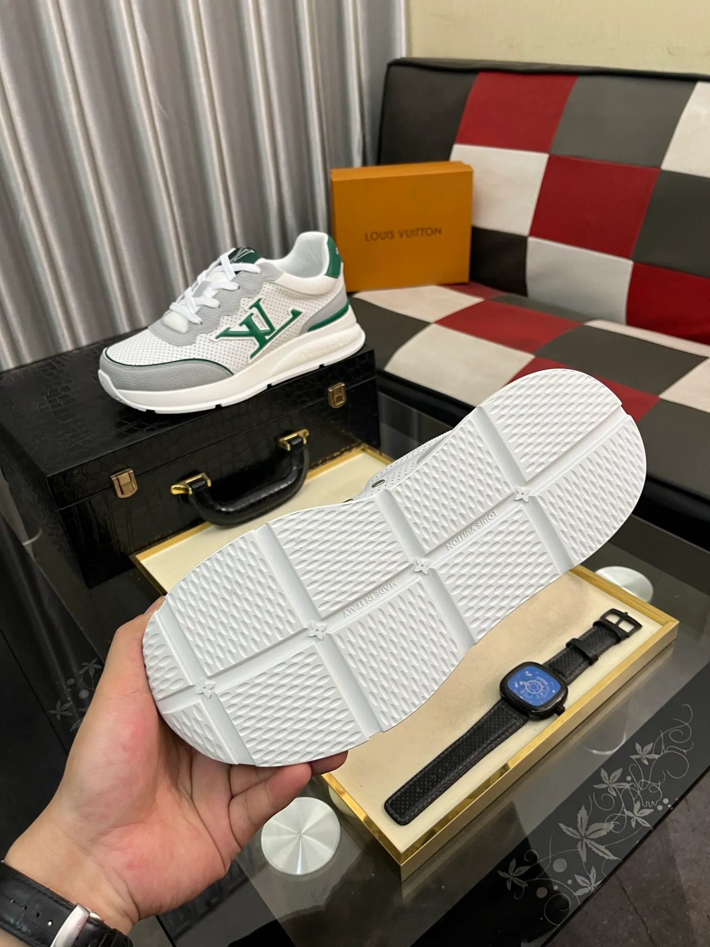 Men's shoes 💰458⌚️⌚️[Louis Vuitton LV] Dad shoes are popular casual sports shoes with outsole, breathable and comfortable, easy to walk, trendy men's versatile fly woven epoxy with ➕leather lining➕Gucci's popular original outsole, sports and running style, super comfortable. Code number 38-44
